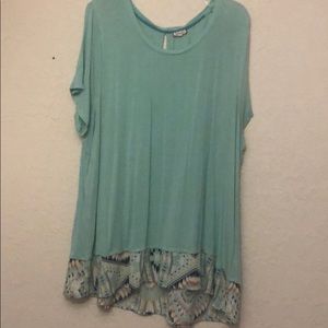 ❣️ 3 for $15 ❣️Cute teal shirt!!